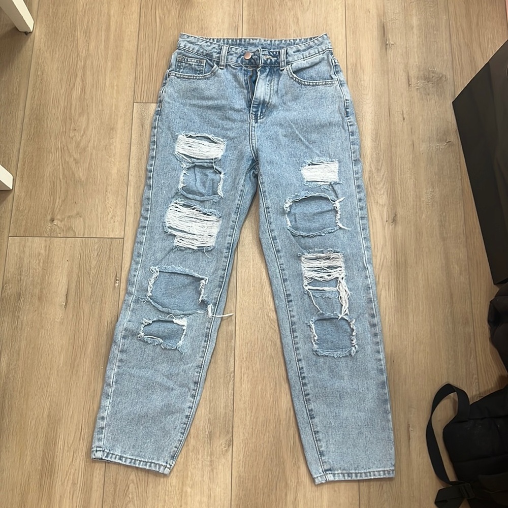 light washed straight leg ripped jeans XS (SHEIN)